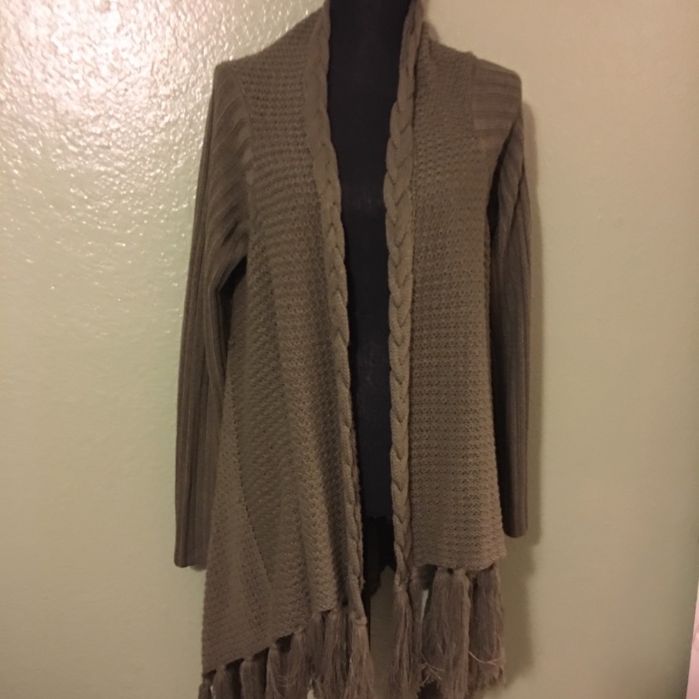Sweater w fringe and braided front detail